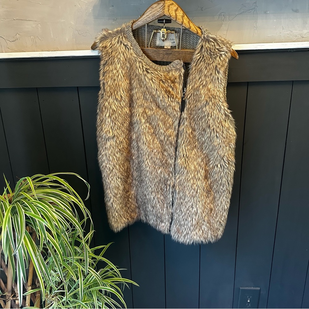 Ethereal by Paper Crane  Faux Fur Vest in Brown and‎ Tan Assymetrical Zip size M